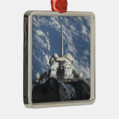 Eine teilweise Sicht auf das Space Shuttle Atlanti Silbernes Ornament (Rechts)