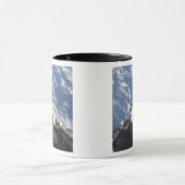 Eine teilweise Sicht auf das Space Shuttle Atlanti Tasse (Zentrum)