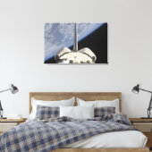 Eine teilweise Sicht auf das Space Shuttle Endeavo Leinwanddruck (Insitu (Schlafzimmer))