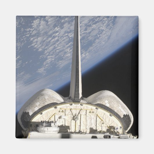 Eine teilweise Sicht auf das Space Shuttle Endeavo Magnet (Vorne)