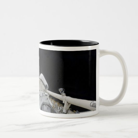 Eine teilweise Sicht auf den Space Shuttle Zweifarbige Tasse (Rechts)