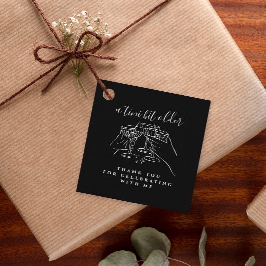 Eine Tini-Bit ältere Hand gezeichnete Black Birthd Geschenkanhänger