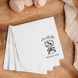 Eine Tini-Bit ältere Martini-Geburtstagsparty Serviette