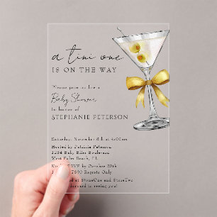 Eine Tini One Minimal Chic Gelbe Martini Babyparty Acryleinladungen