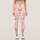 Eine trendige rote und weiße Stoffstruktur Capri Leggings (Vorderseite)