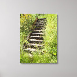 Eine Treppe im Gras Leinwanddruck