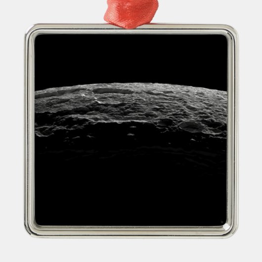 Eine unwirkliche Landschaft des Saturns Mond Silbernes Ornament (Vorne)