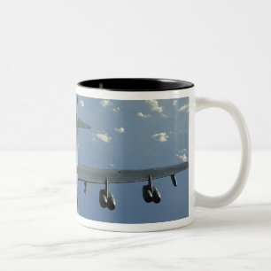Eine US-Luftwaffe B-52 Stratofortress Zweifarbige Tasse