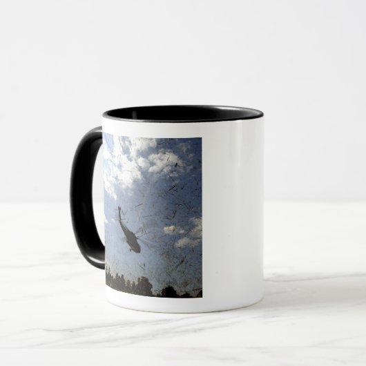 Eine US-Marine HH-60 Seahawk Tasse (Vorderseite Links)