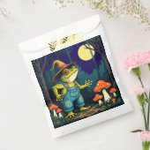 Eine vertraute Krötenhexe bei der nächtlichen Nahr Geschenktütchen (Versiegelt)