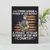 eine Veteranin steht für ihr Land Save The Date (Stehend Vorderseite)