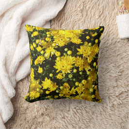 Eine Vielzahl gelber Mums Kissen