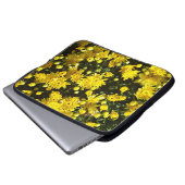 Eine Vielzahl gelber Mums Laptopschutzhülle (Vorne Knopf)