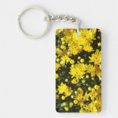 Eine Vielzahl gelber Mums Schlüsselanhänger (Vorderseite)