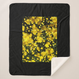 Eine Vielzahl gelber Mums Sherpadecke