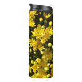 Eine Vielzahl gelber Mums Thermosbecher (Nach rechts gedreht)