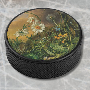 Eine Waldfläche mit Daisies, Primrosen, ... Eishockey Puck