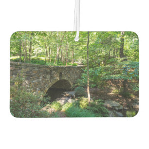 Eine Waldrandbrücke Autolufterfrischer