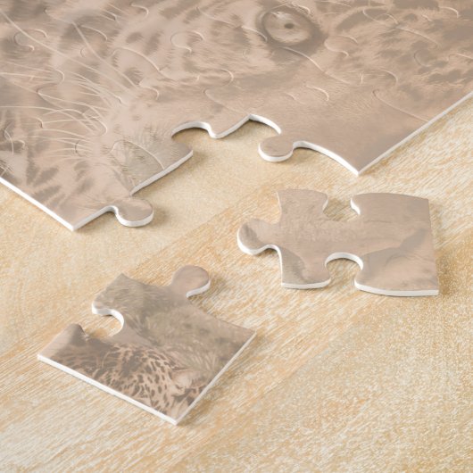 Eine weiche Farbe wiederholt das Muster vieler Leo Puzzle (Seite)