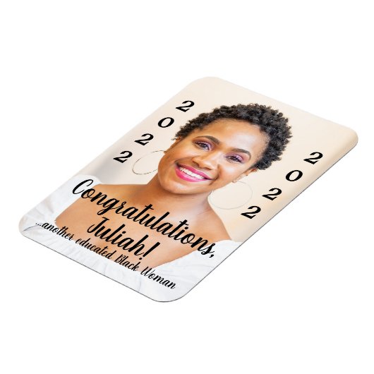 Eine weitere erziehte Schwarze Frau 2022 Abschluss Magnet (Linke Seite)