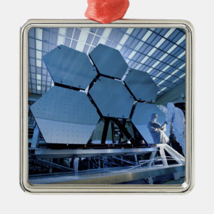 Eine Weltraumteleskopreihe James Webb Ornament Aus Metall