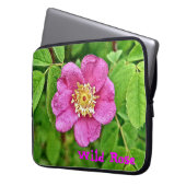 Eine wilde Rose Laptopschutzhülle (Vorderseite Links)