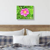 Eine wilde Rose Leinwanddruck (Insitu (Schlafzimmer))