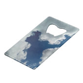 Eine Wolkenkurve Geldbeutel Flaschenöffner (Rückseite Schrägansicht)