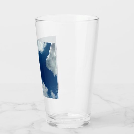 Eine Wolkenkurve Glas (Links)