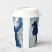 Eine Wolkenkurve Pappbecher (Rechts)