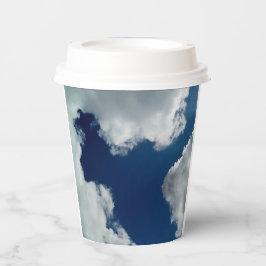 Eine Wolkenkurve Pappbecher