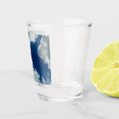Eine Wolkenkurve Schnapsglas (Rechts)