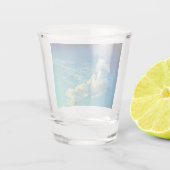 Eine Wolkenreihe Schnapsglas (Rückseite)