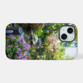 eine wunderschöne Frühlingslandschaft im Garten iPhone 15 Hülle (Rückseite (Horizontal))