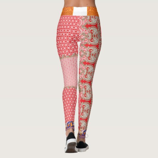 einem Kreuzstich mit roter Grenze Leggings (Rückseite)