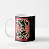 Einen Clown wählen, von dem erwartet wird, dass ei Kaffeetasse (Links)