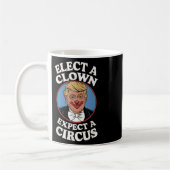 Einen Clown wählen, von dem erwartet wird, dass ei Kaffeetasse (Links)