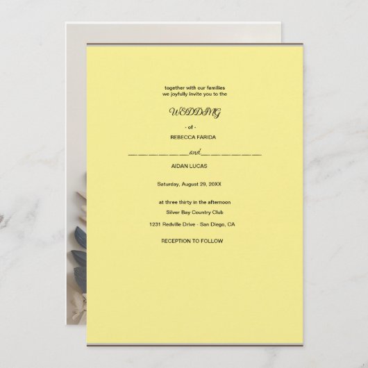 einen Kranz aus einer Blume auf einem weißen Unter Einladung (Vorne/Hinten)