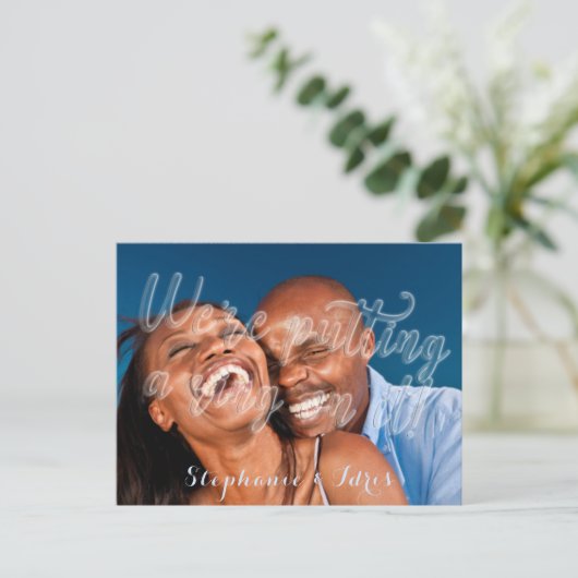 Einen Ring auf die vertiefte engagierte Partei set Einladungspostkarte (Stehend Vorderseite)