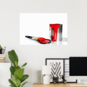 einen roten Eimer mit Pinsel Poster (Heimbüro)