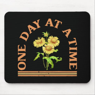 Einen Tag nach dem anderen Mousepad