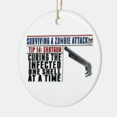 "EINEN ZOMBIE-ANGRIFF ÜBERLEBEND: 14 KERAMIKORNAMENT (Links)