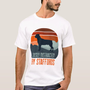 Einfach abgelenkt durch Staffords Hunde Spaziergan T-Shirt