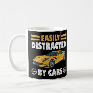 Einfach abgelenkt von Autos Kaffeetasse