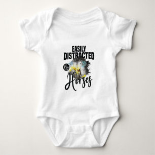 Einfach abgelenkt von Pferden Süßes Pferdeliebhabe Baby Strampler