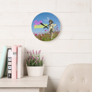 Einfach atmen Vintage-Engel veränderte Kunst Große Wanduhr