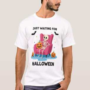 Einfach auf Halloween Skelett wartend T-Shirt
