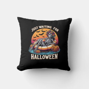 Einfach auf Halloween wartendes Skelett Grusel-Vib Kissen