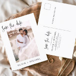 Einfach bearbeitbares Save the Date Foto Minimalis Postkarte<br><div class="desc">Hochzeit Speichern Sie die Datumskarten,  die ein Foto auf der Vorder- und Rückseite haben. Die Save the Date-Karten enthalten eine moderne,  handgeschriebene,  kursive Schriftzeichen-Typografie,  die elegant,  einfach und modern nach einem einfachen Hochzeitstag-Fest zu verwenden sind.</div>