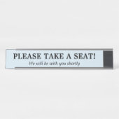 Einfach "BITTE SITZEN!" Schreibtischnamensplakette (Vorderseite )